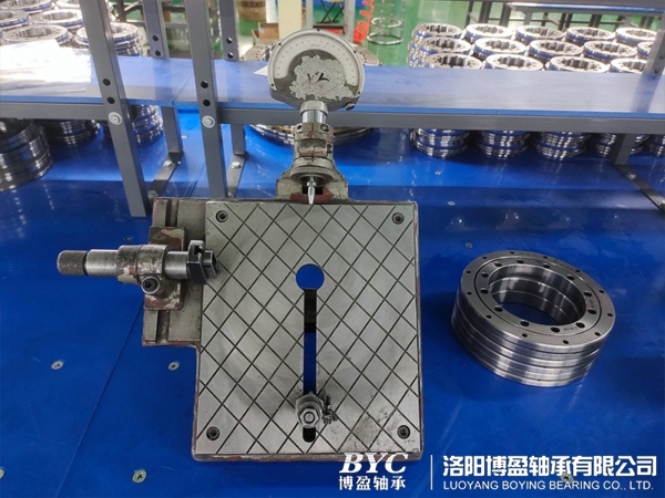 1629079030522646.jpg 交叉滾子軸承型號規(guī)格.jpg