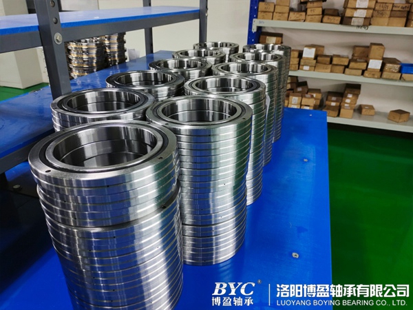 1629164248101662.jpg 交叉滾子軸承生產(chǎn)車間.jpg