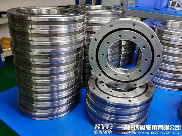 1630027629363692.jpg 交叉滾子軸承安裝.jpg